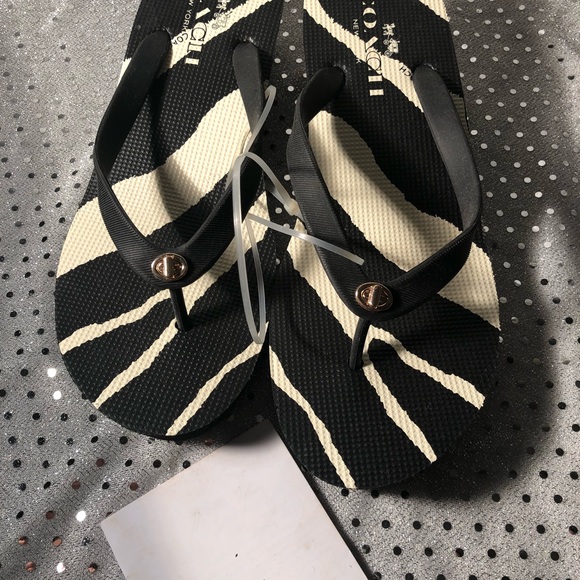 Coach - Picture 4 of 4